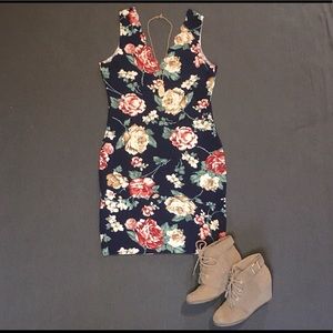 NWOT-Shein Short Sleeveless Floral Scallop Dress M